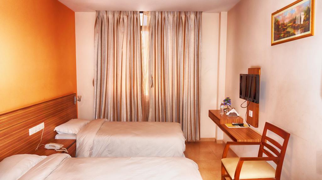 Aryal International Hotel Katmandú Habitación foto