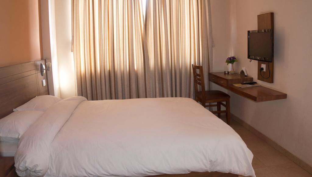 Aryal International Hotel Katmandú Habitación foto