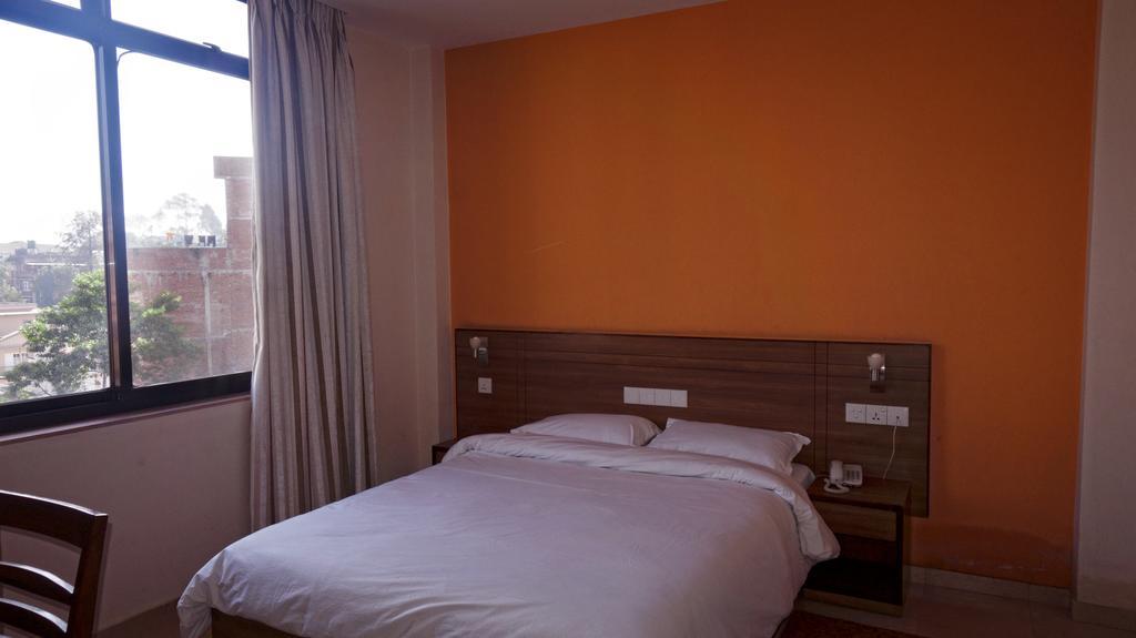Aryal International Hotel Katmandú Habitación foto